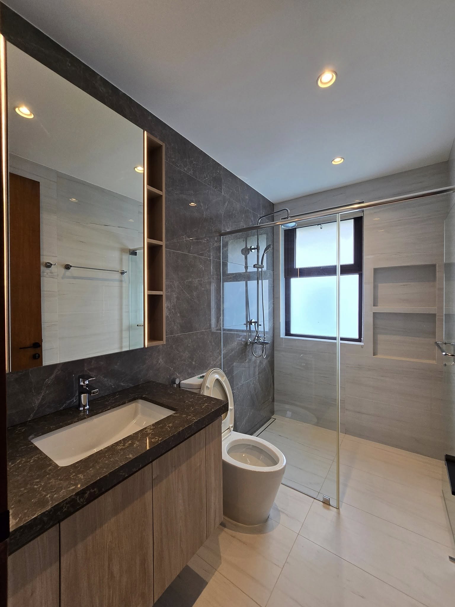 Elegant3-BedroomFullyFurnishedHouseandLotforLeaseinMcKinleyWest,TaguigCity-30.jpg