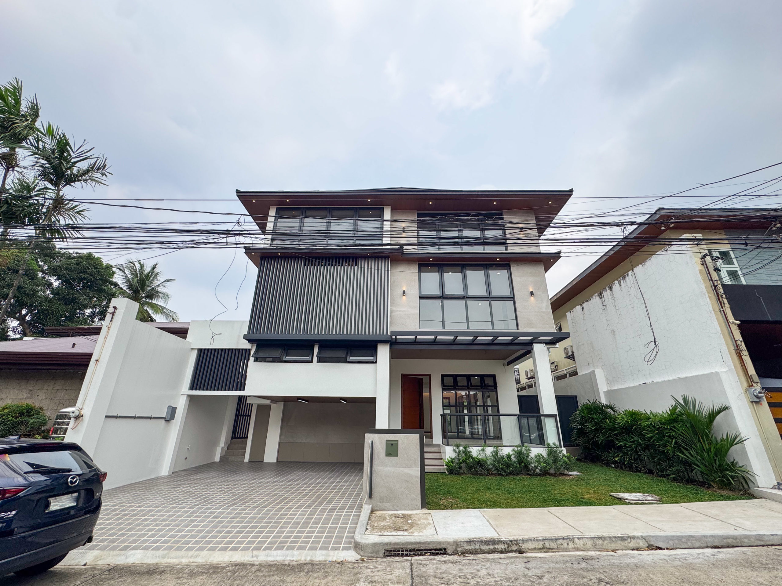 PristineBrandNew5-BedroomHouseandLotforSaleinTahananVillage,Parañaque-1.jpg