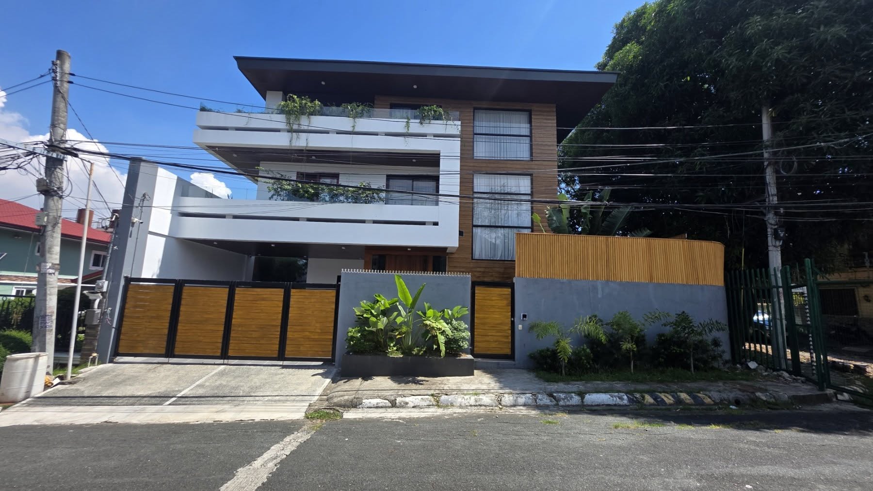 Spacious4-BedroomHouseandLotforSaleinMarceloGreenVillage,Parañaque-1.jpg