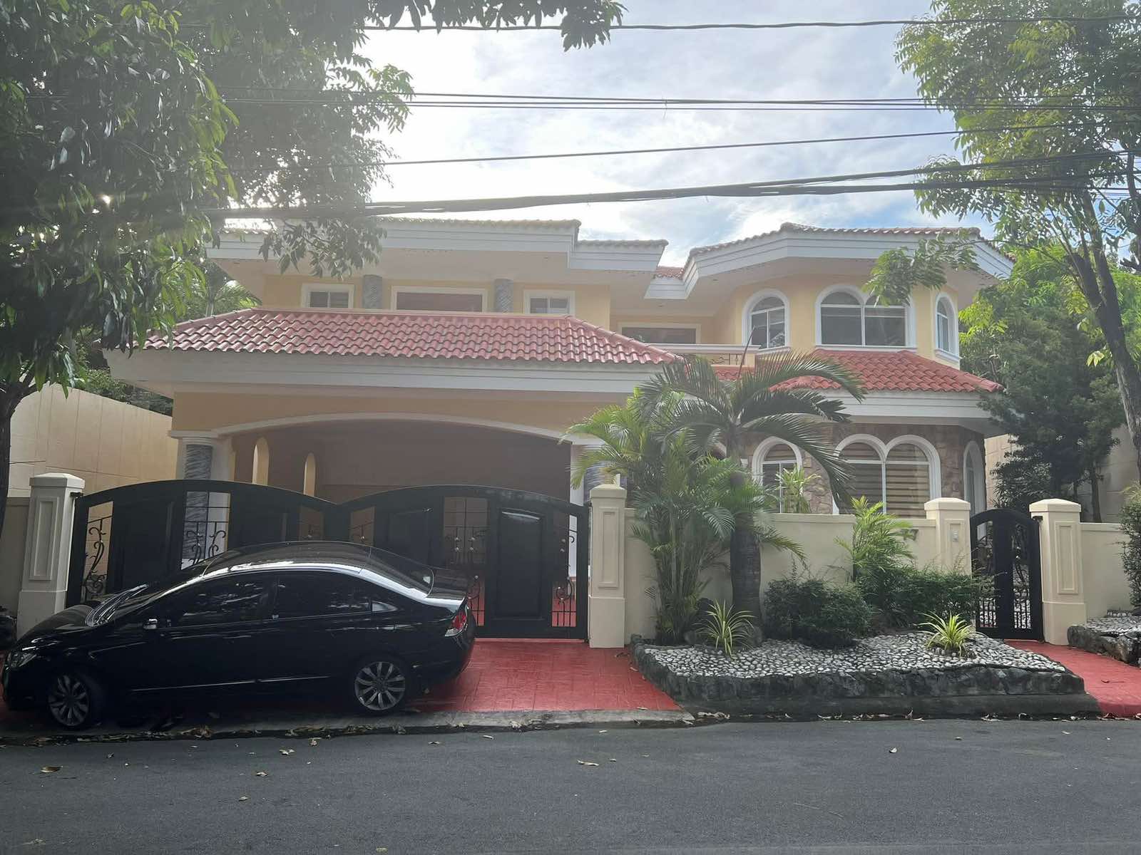 Attractive5-BedroomHouseandLotforSaleinBrgy.Cupang,Muntinlupa-1.jpg