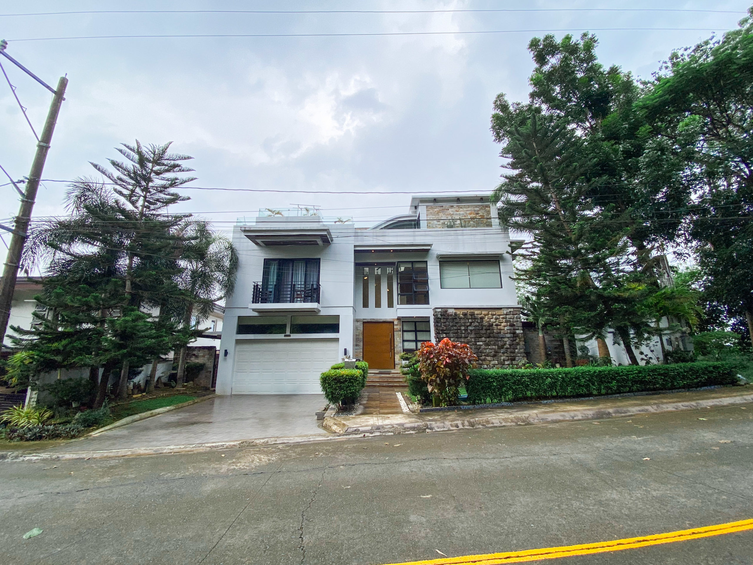 Astonishing5-BedroomHouseandLotforSaleinParkridgeEstate,SantaCruz,Antipolo,Rizal-1.jpg