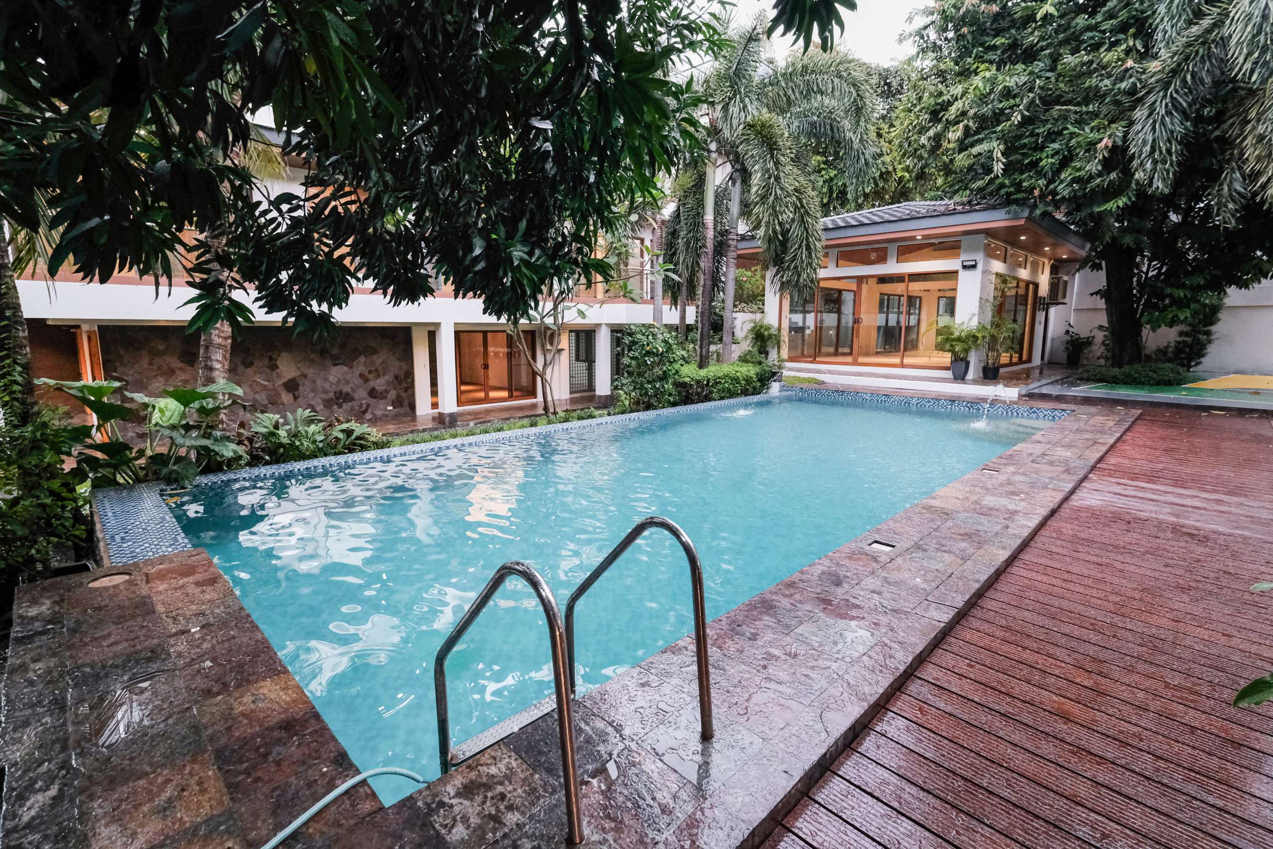 Splendid6-BedroomHouseandLotforSaleinSanJoseVillage,Alabang,Muntinlupa-1.jpg