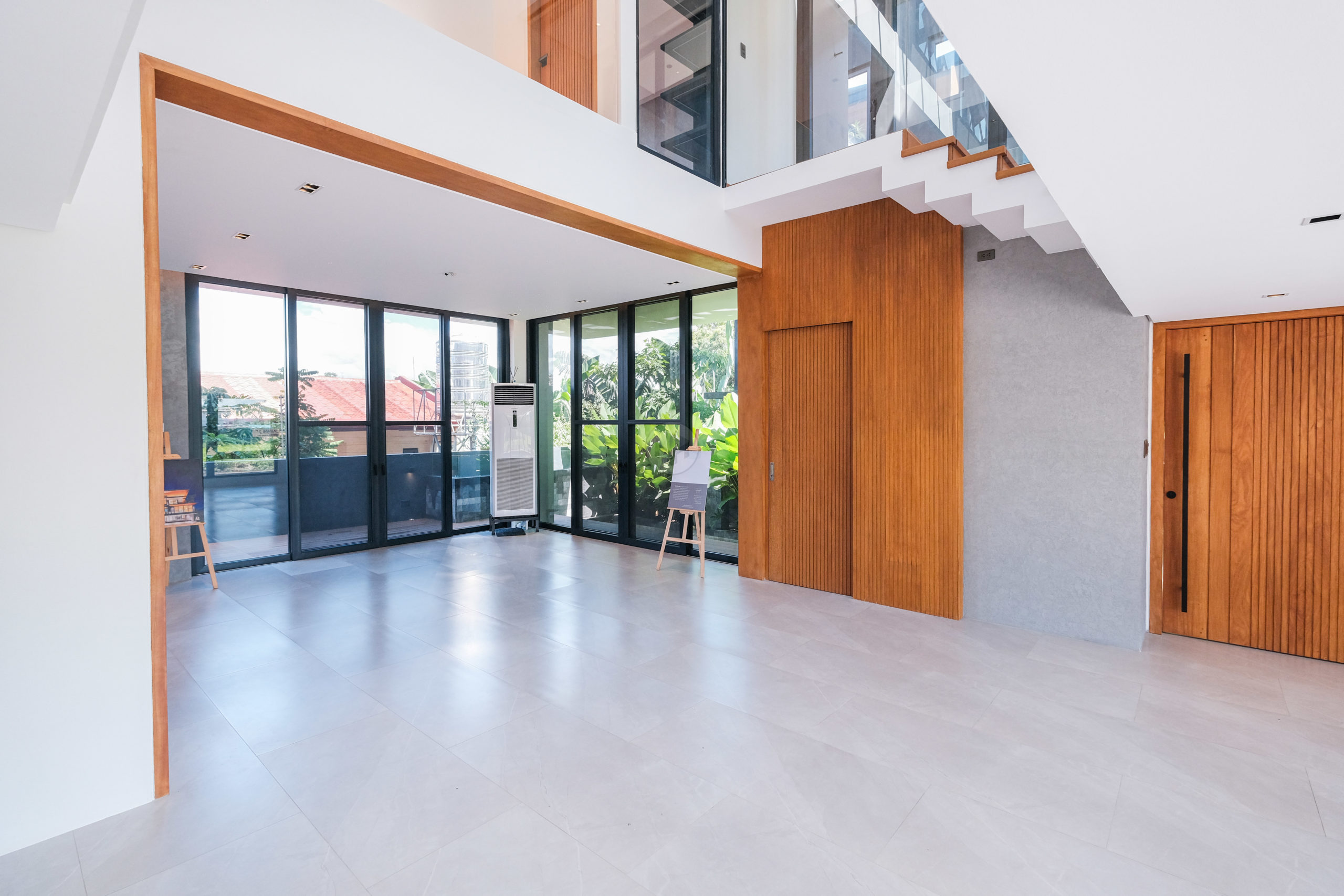 Inviting5-BedroomHouseandLotforSaleinAlabangWestVillage,LasPiñas-9.jpg