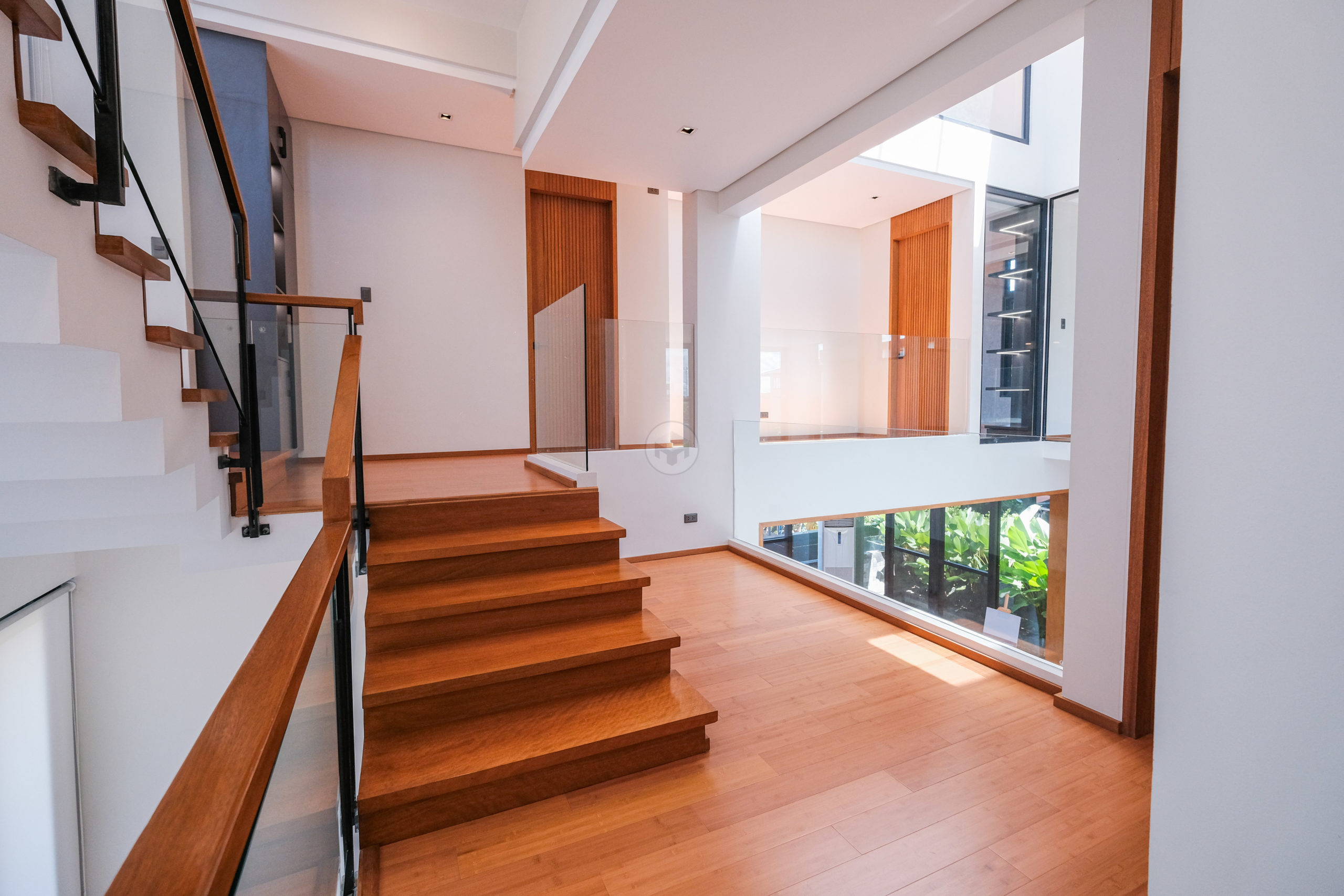 Inviting5-BedroomHouseandLotforSaleinAlabangWestVillage,LasPiñas-17.jpg