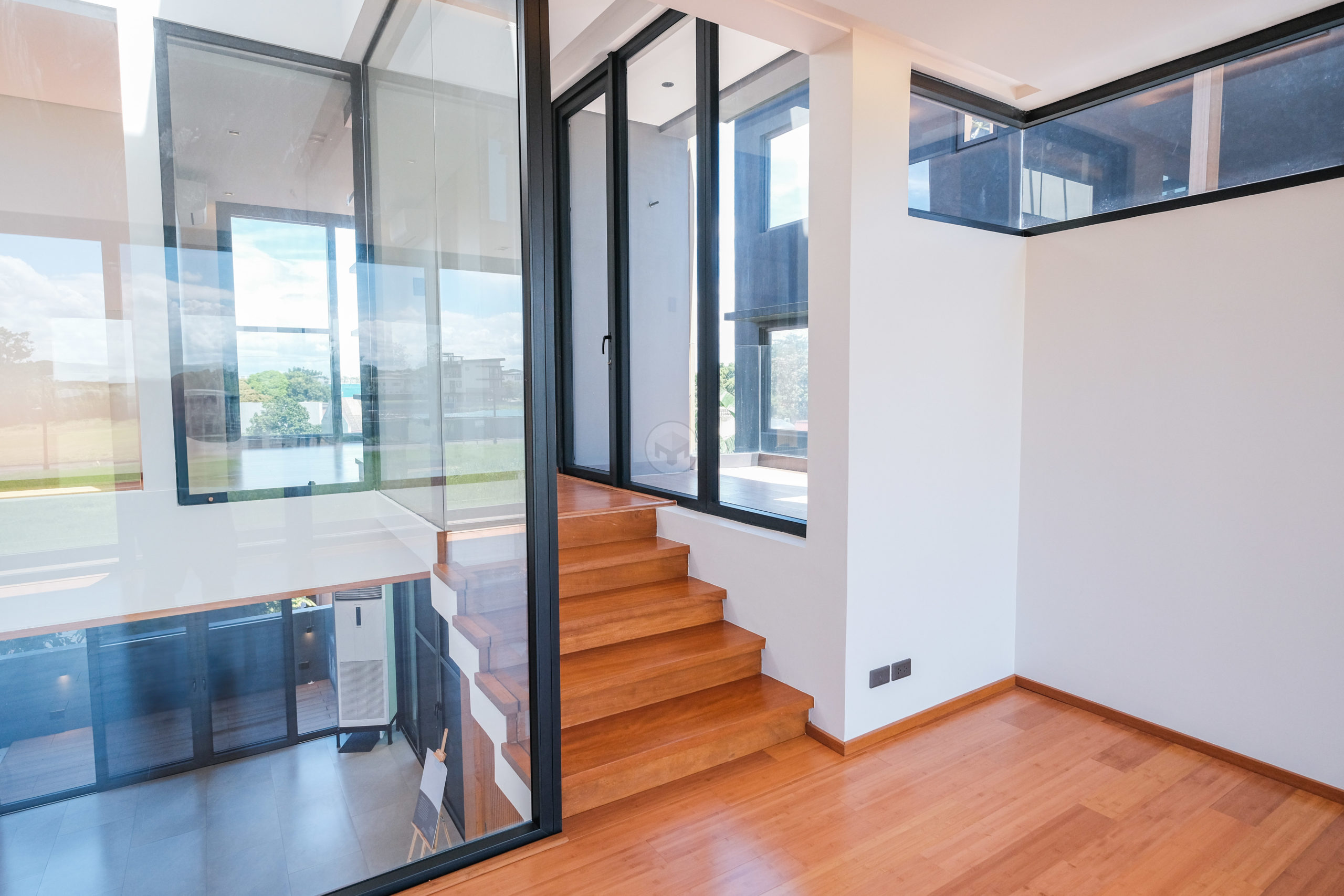 Inviting5-BedroomHouseandLotforSaleinAlabangWestVillage,LasPiñas-19.jpg