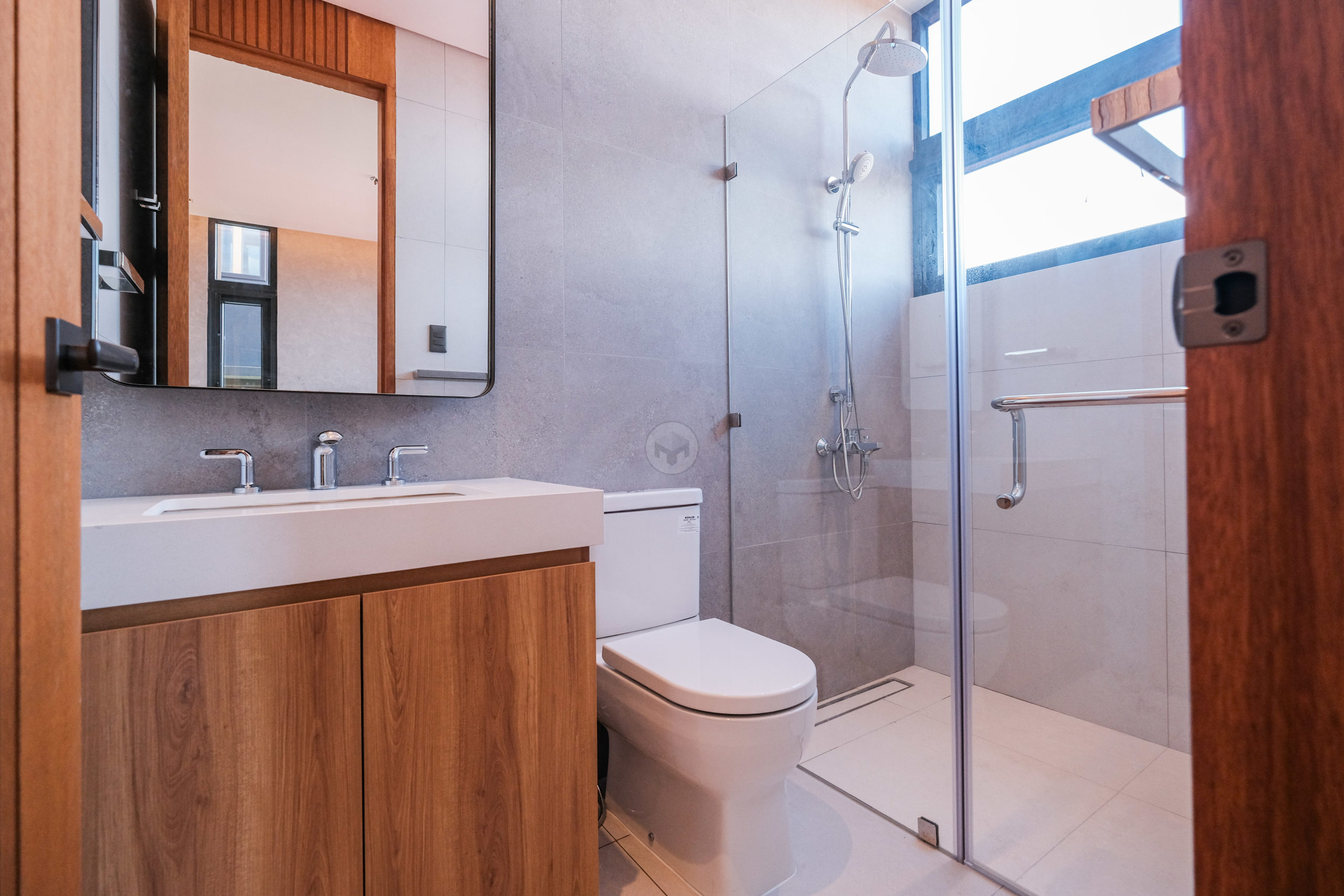 Inviting5-BedroomHouseandLotforSaleinAlabangWestVillage,LasPiñas-29.jpg