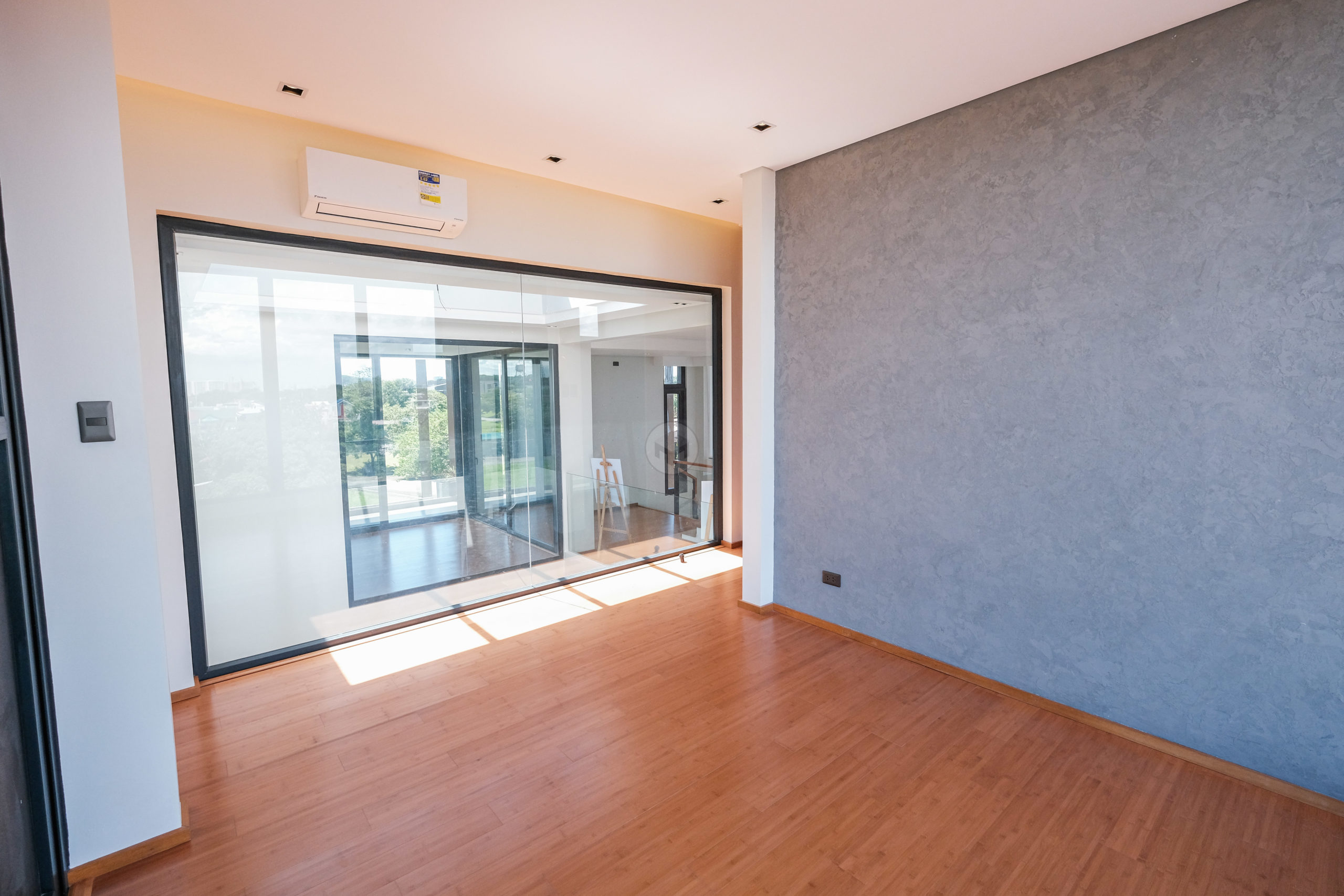 Inviting5-BedroomHouseandLotforSaleinAlabangWestVillage,LasPiñas-33.jpg