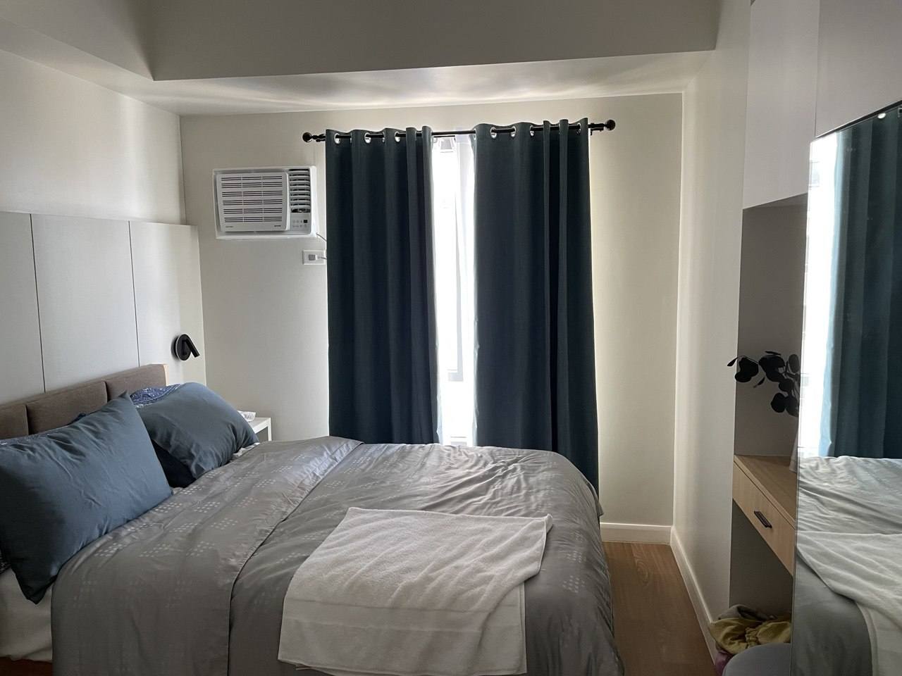 Lush2-BedroomCondoUnitforSaleinVantageWest,Kapitolyo,Pasig-1.jpg