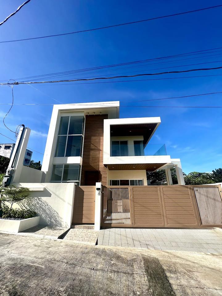 Stylish3-BedroomHouseandLotforSaleinFilinvestHeights,QuezonCity-1.jpg