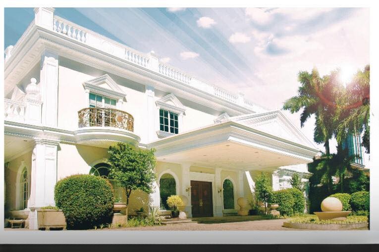Grand2-StoreyMansionforSaleinSouthForbesPark,Makati-1.jpg