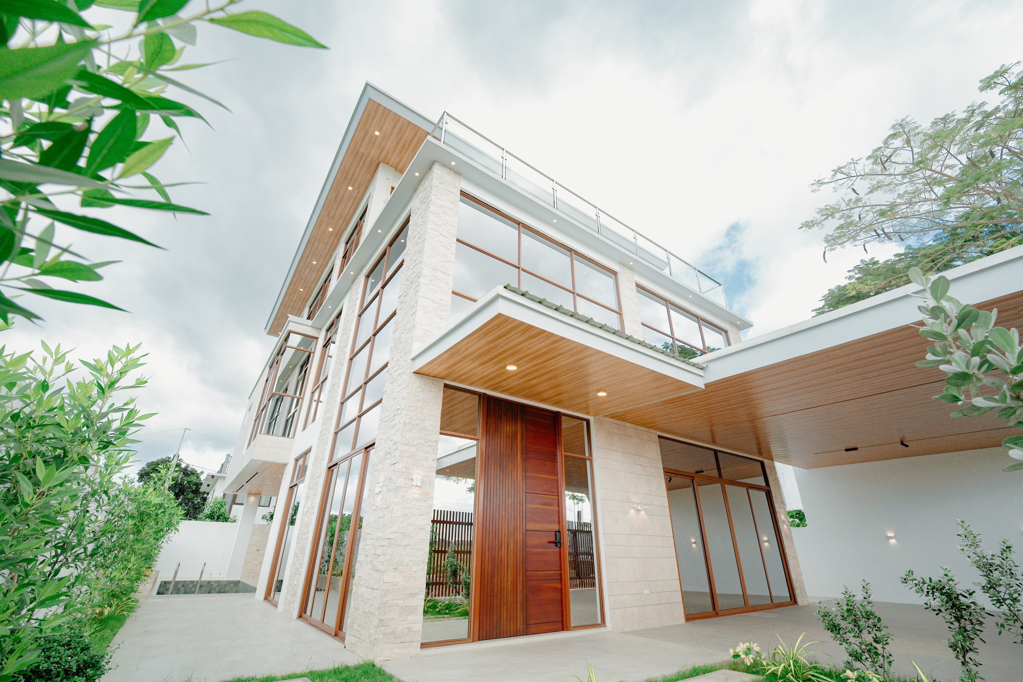 Stunning5-BedroomHouseandLotforSaleinEastlandHeights,Antipolo,Rizal-1.jpg