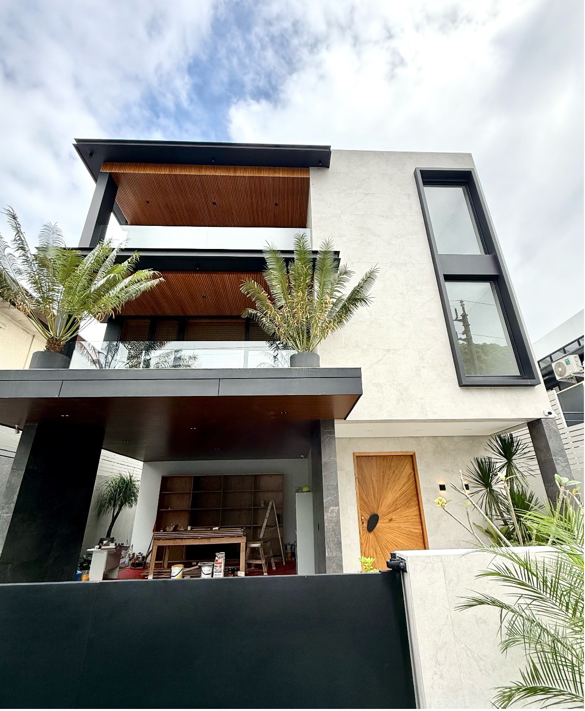 Sensational4-BedroomHouseandLotforSaleinAlabangHills,Muntinlupa-1.jpg