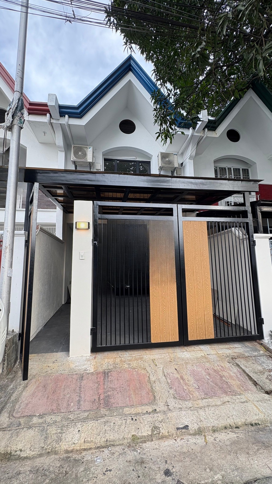 Splendid4-BedroomTownhouseforSaleinDiliman,QuezonCity-1.jpg