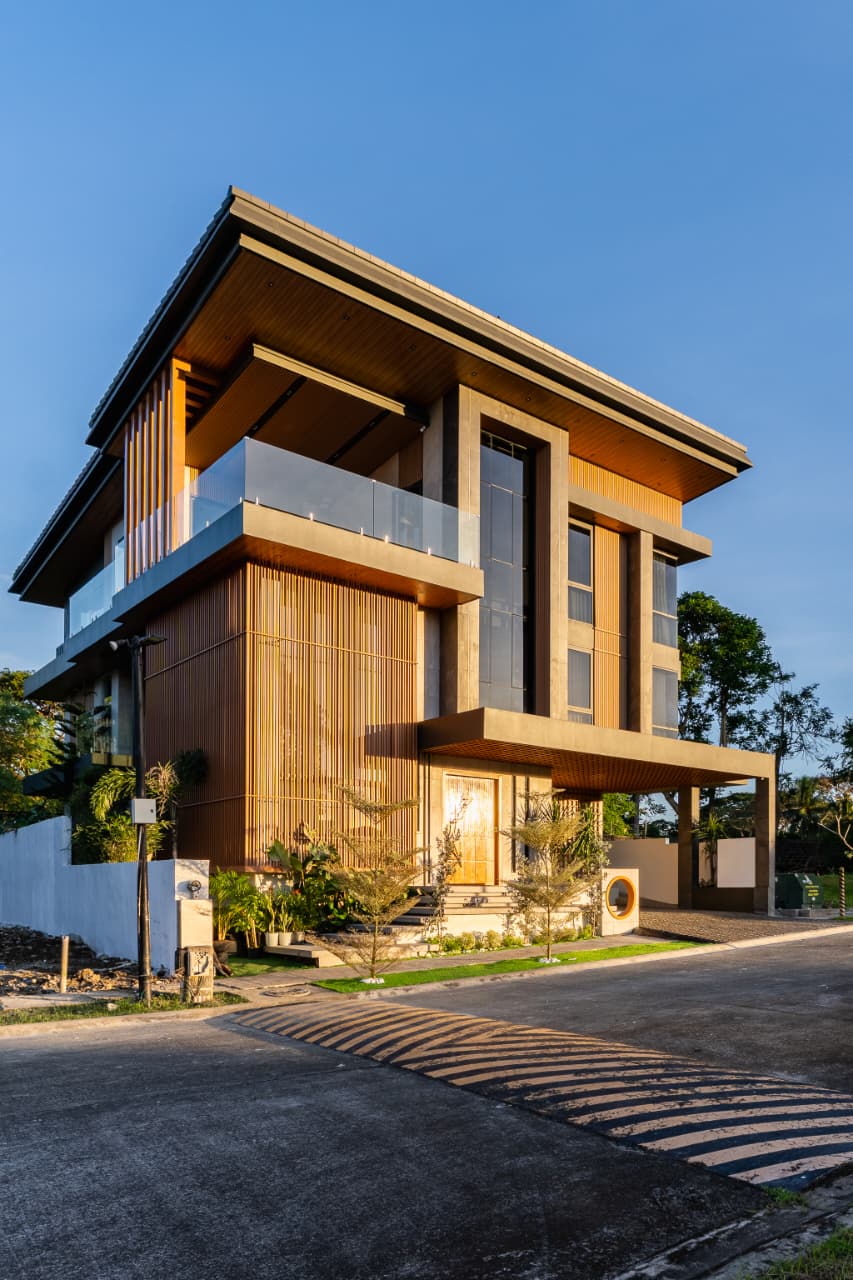 Stunning6-BedroomHouseandLotforSaleinTokyoMansion,Silang,Cavite-1.jpg