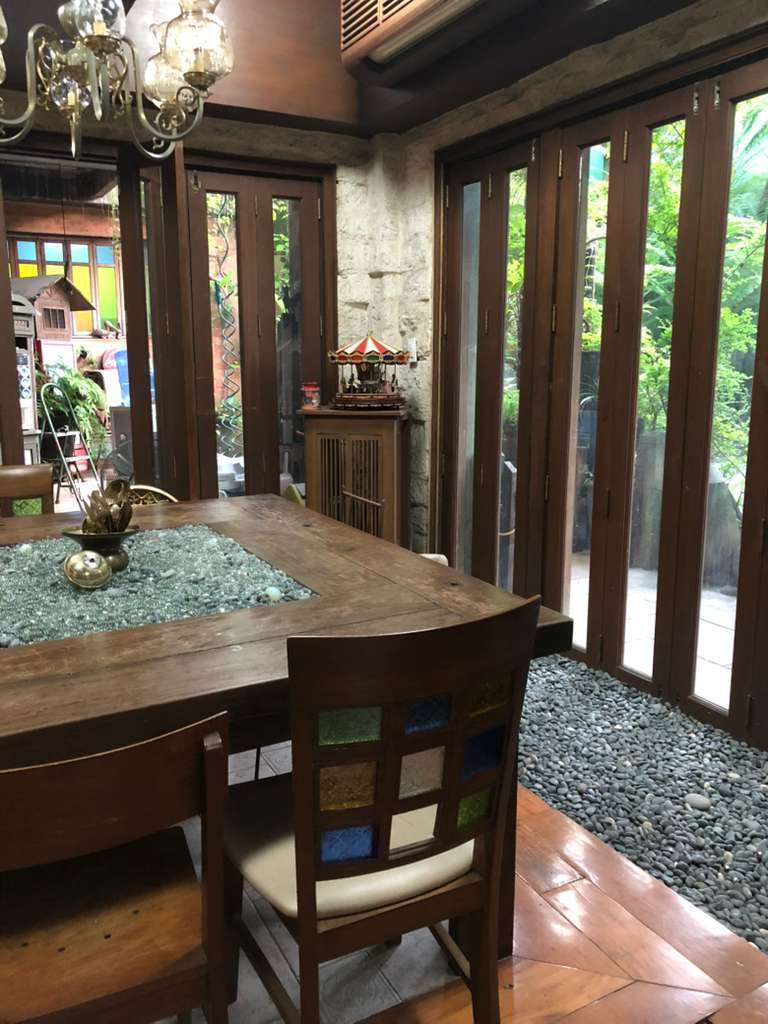 Refined8-BedroomHouseandLotforSaleinIndustrialValleyComplex,Marikina-1.jpg