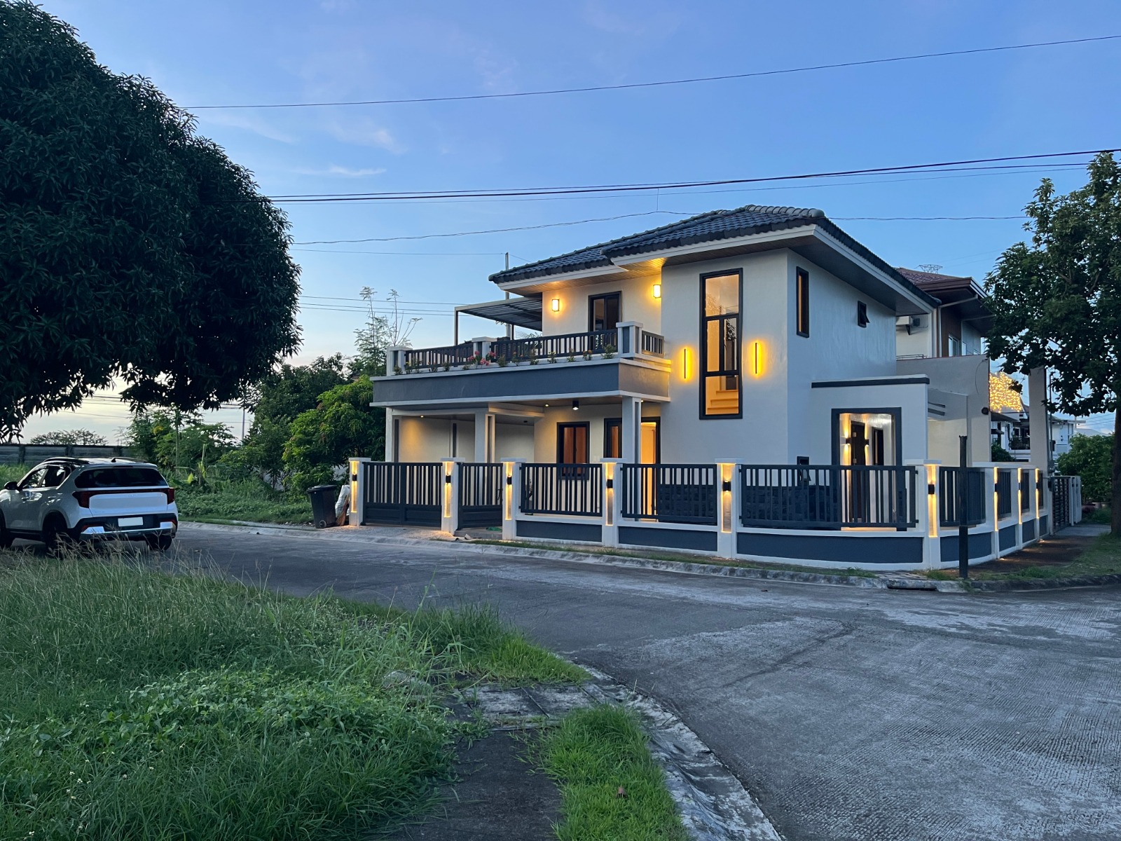 Bright3-BedroomHouseandLotforSaleinBiñan,Laguna-1.jpg