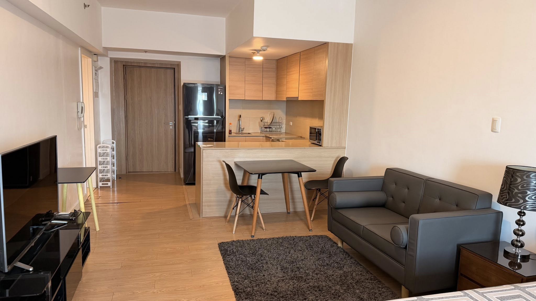 CozyCondoStudioUnitForLeaseinOneShangri-laPlace,Mandaluyong-1.jpg