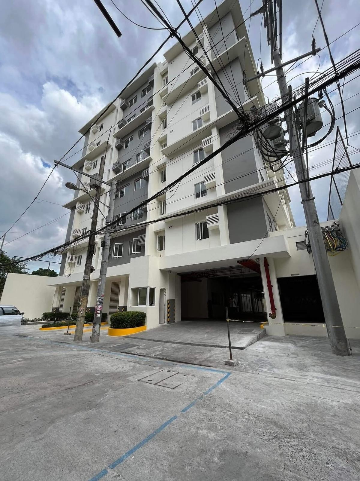 CozyStudioTypeCondoUnitforSaleinQuiapo,Manila-1.jpg