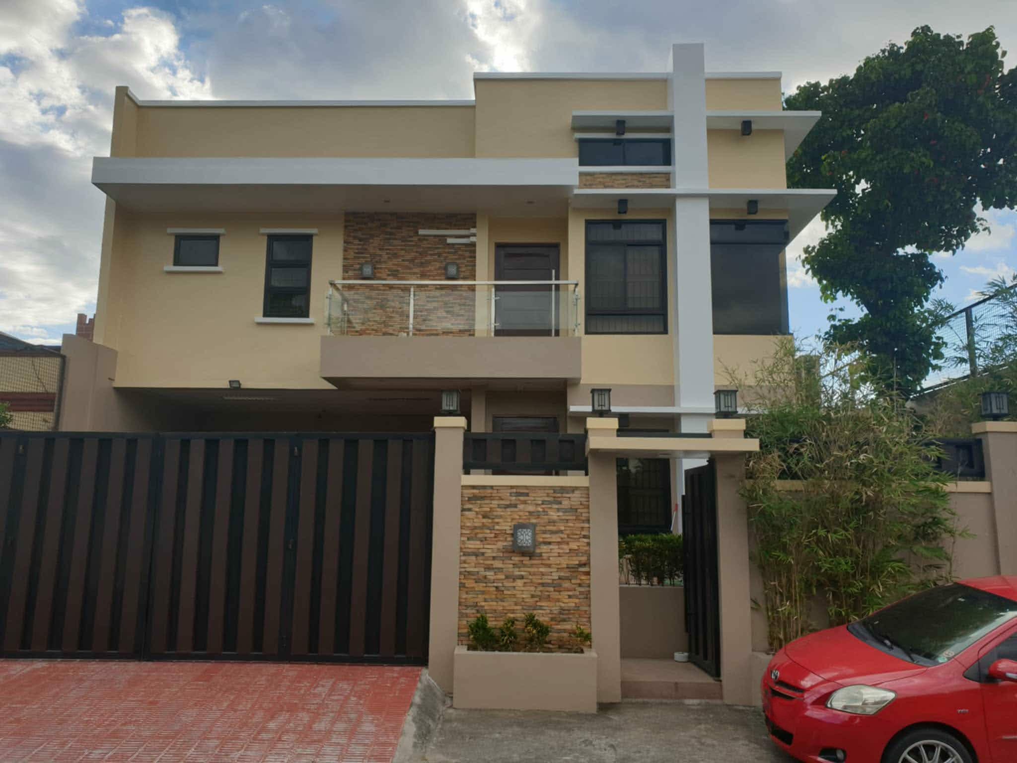 Inviting3-BedroomHouseandLotforSaleinBricktown,Moonwalk,Parañaque-1.jpg