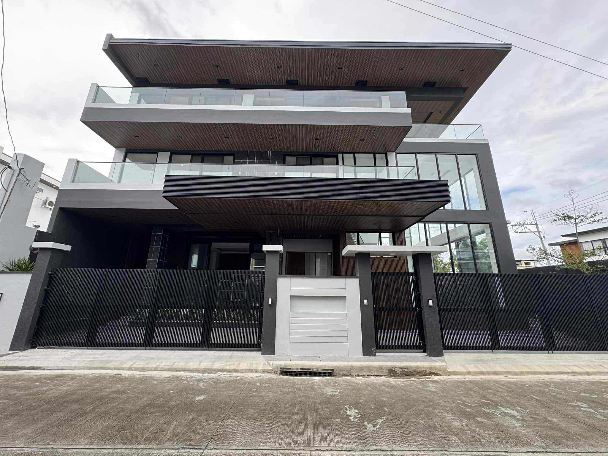 Lavish5-BedroomHouseandLotforSaleinGreenwoodsExecutiveVillage,Cainta,Rizal-1.jpg