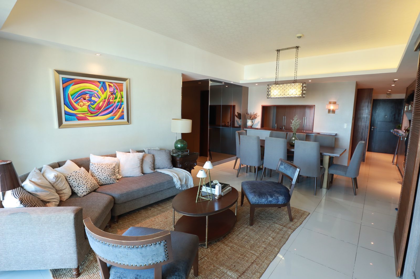 Posh3-BedroomCondoUnitforSaleatTheVeniceLuxuryResidencesMckinleyHill,BGC,Taguig-1.jpg