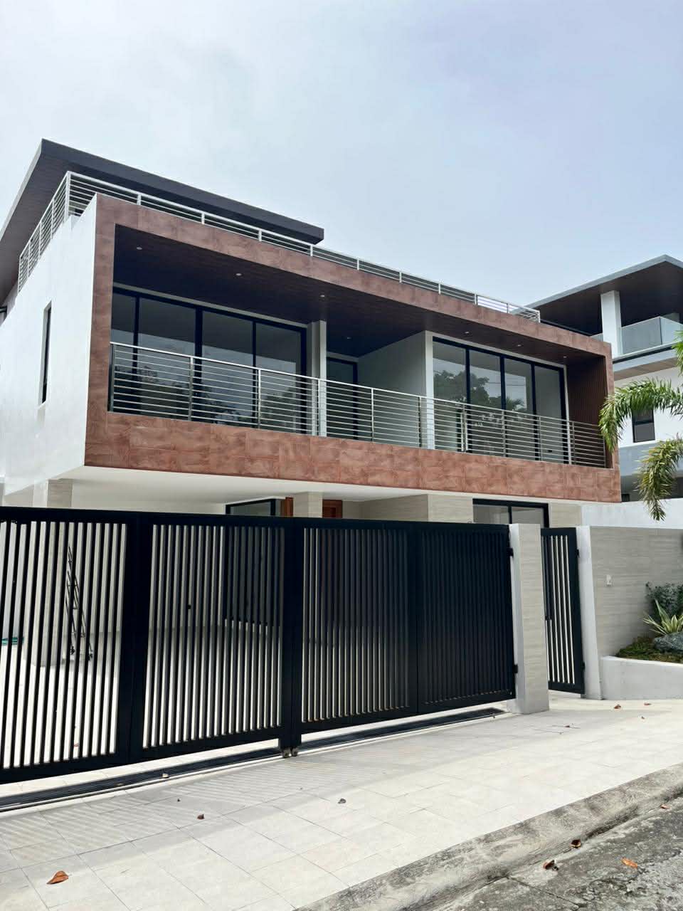 Serene8-BedroomHouseandLotforSaleinAyalaAlabangVillage,Muntinlupa-1.jpg