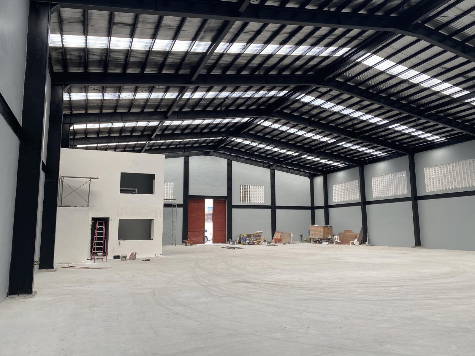 Spacious1,400SQMWarehouseforSaleinValenzuelaCity-1.jpg
