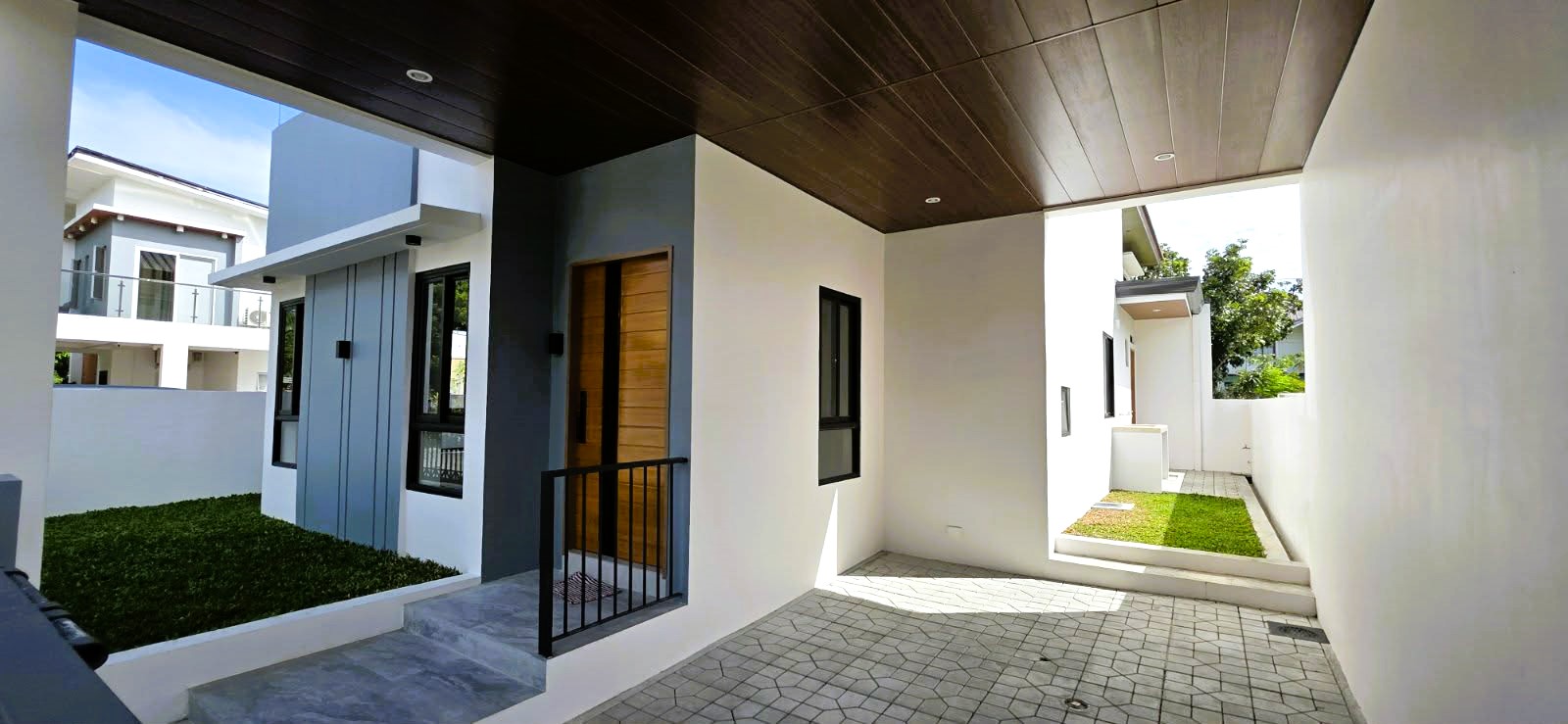Captivating4-BedroomHouseandLotforSaleinJubiliationSouth,Biñan,Laguna-1.jpg