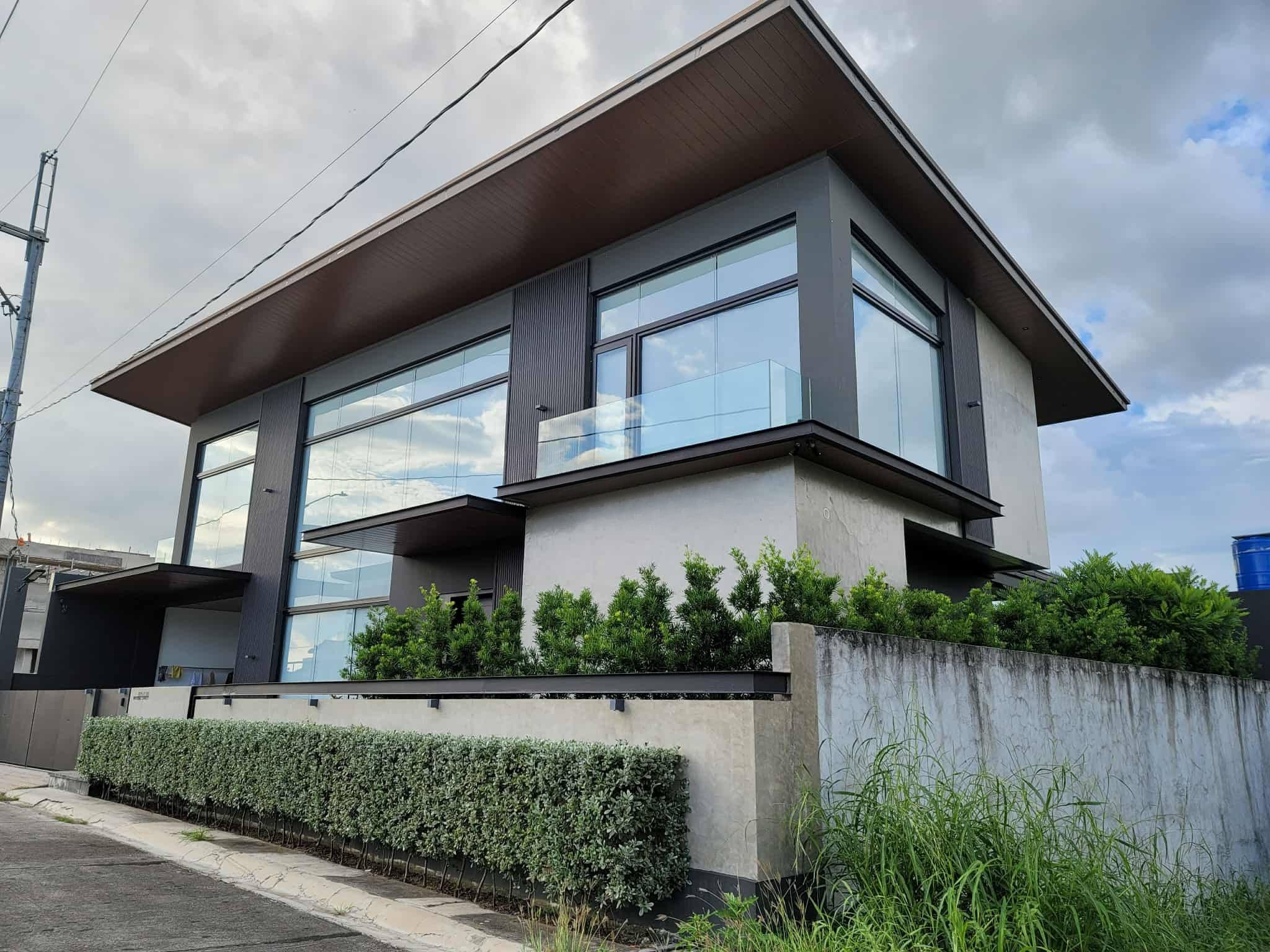 Radiant4-BedroomHouseandLotforSaleinGoldridgeExecutiveVillage,Guiginto,Bulacan-1.jpg