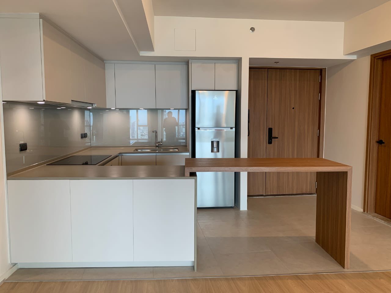 Charming2-BedroomCondoUnitforSaleinShangResidences,Mandaluyong-1.jpg