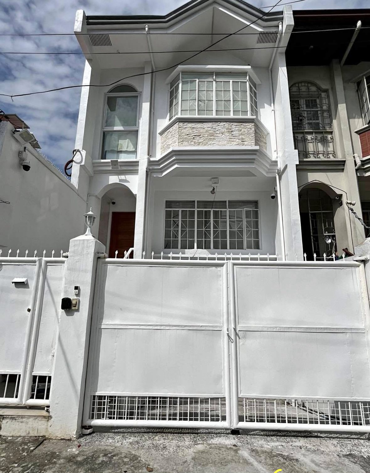 Modern3-BedroomTownhouseforSaleinKapitolyo,Pasig-1.jpg