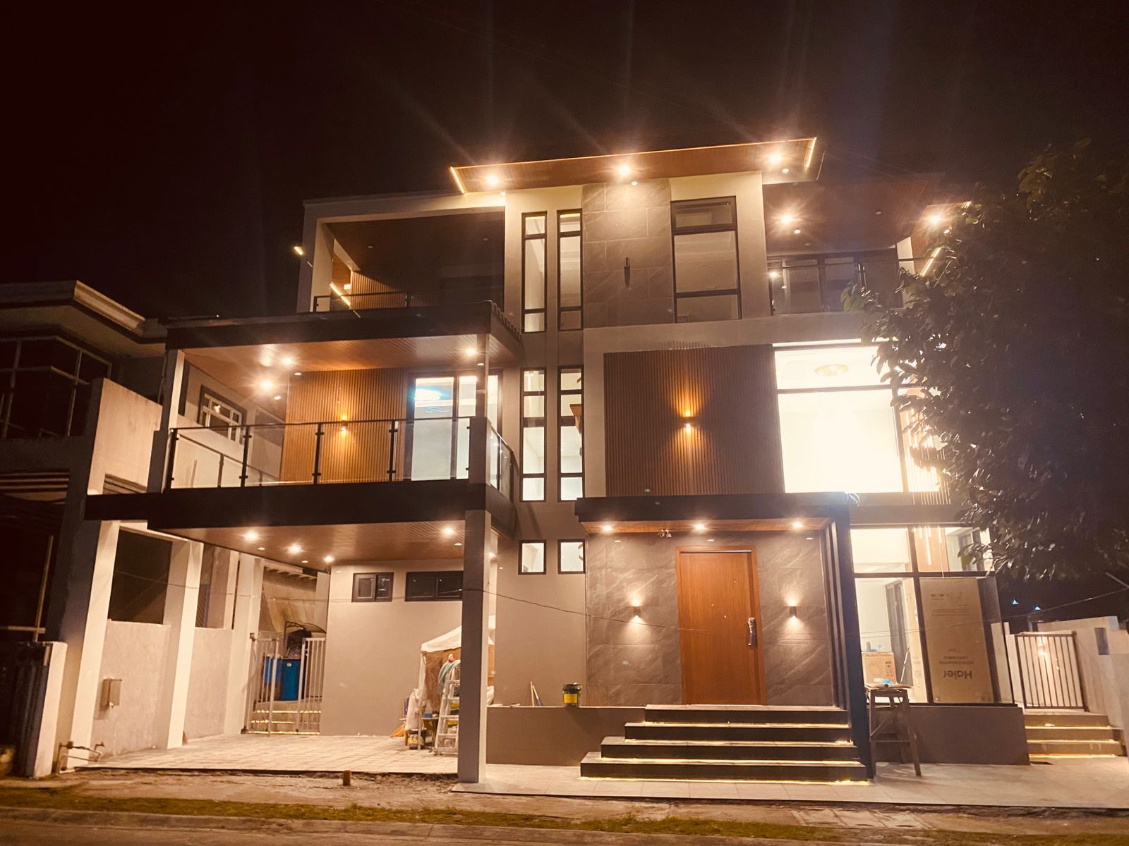 Outstanding4-BedroomHouseandLotforSaleinSilang,Cavite-1.jpg