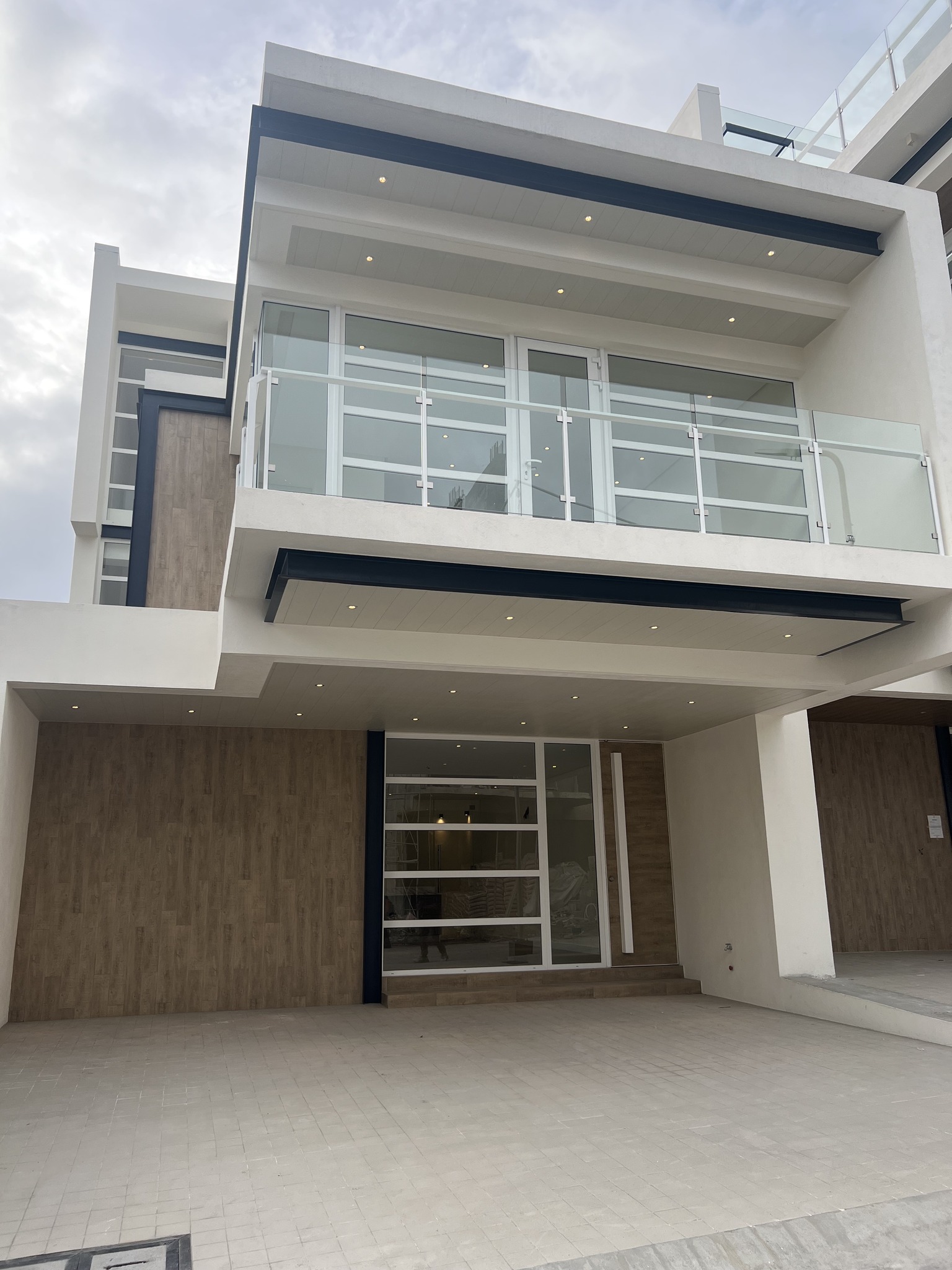 Radiant4-BedroomTownhouseforSaleinCapitolHills,QuezonCity-1.jpg