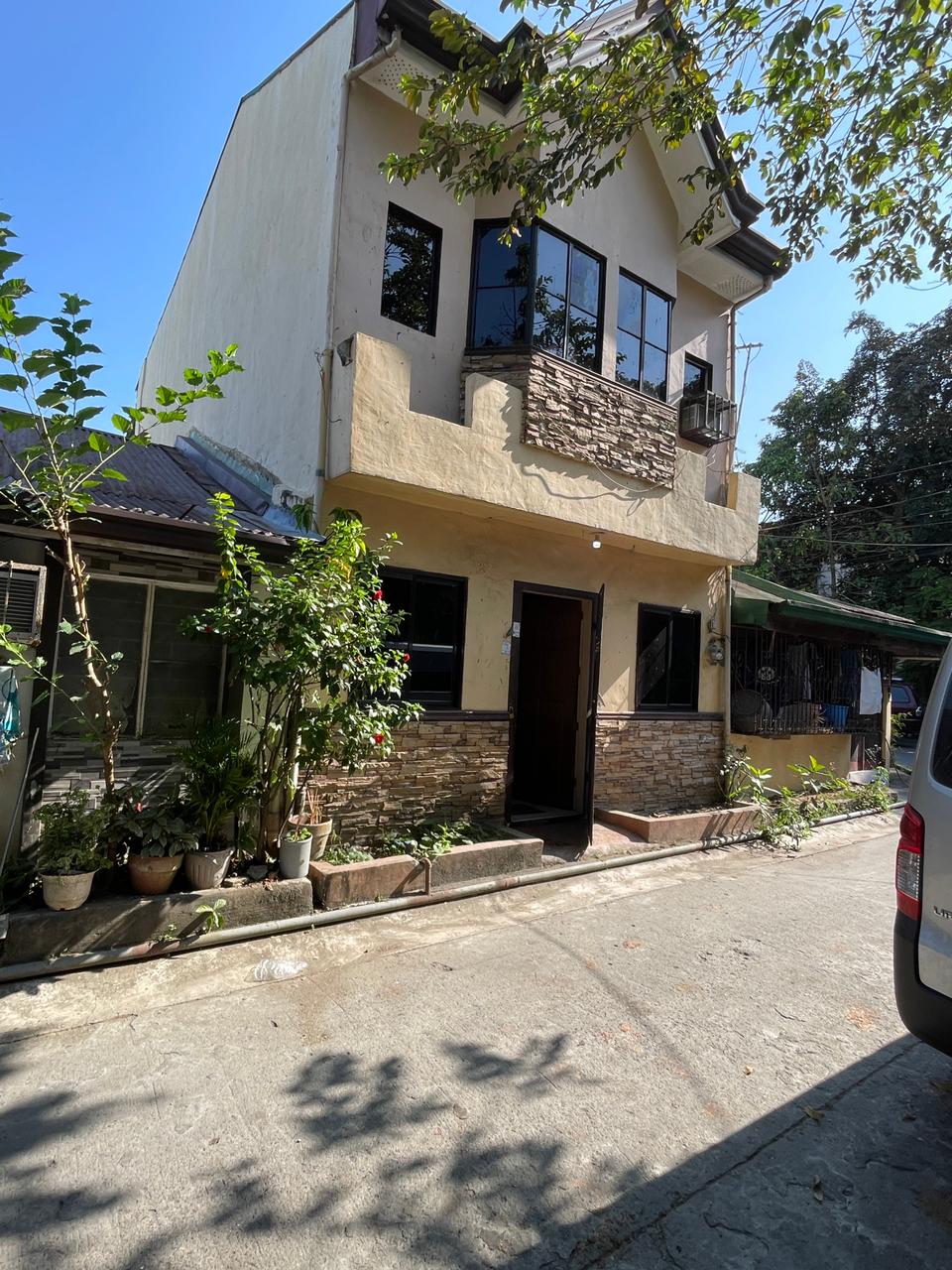 Warm3-BedroomTownhouseforSaleinCapitolParkHomes2,Camarin,CaloocanCity-1.jpg