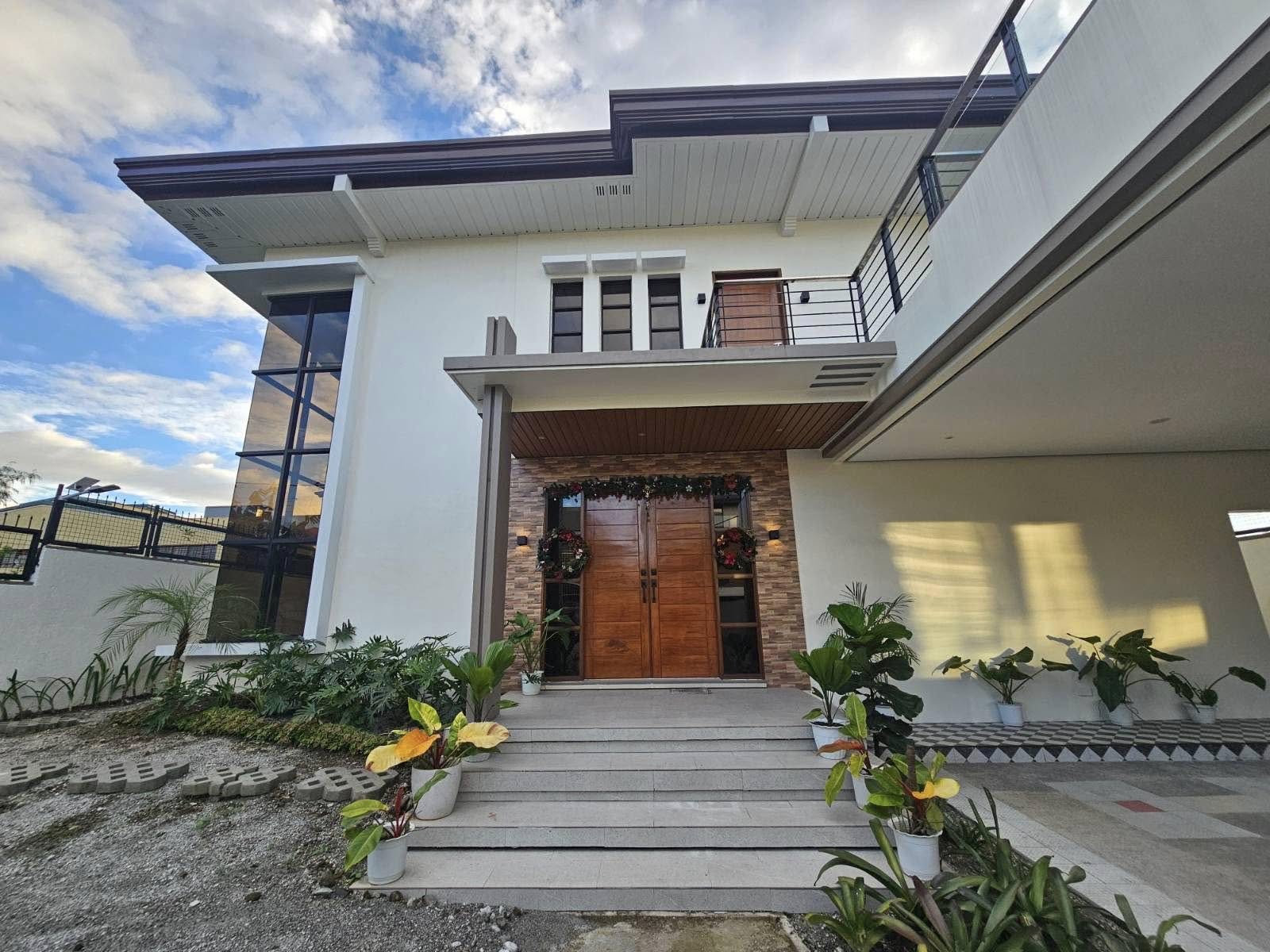 Attractive5-BedroomHouseandLotforSaleinBrittanySubd.,Fairview,QuezonCity-1.jpg