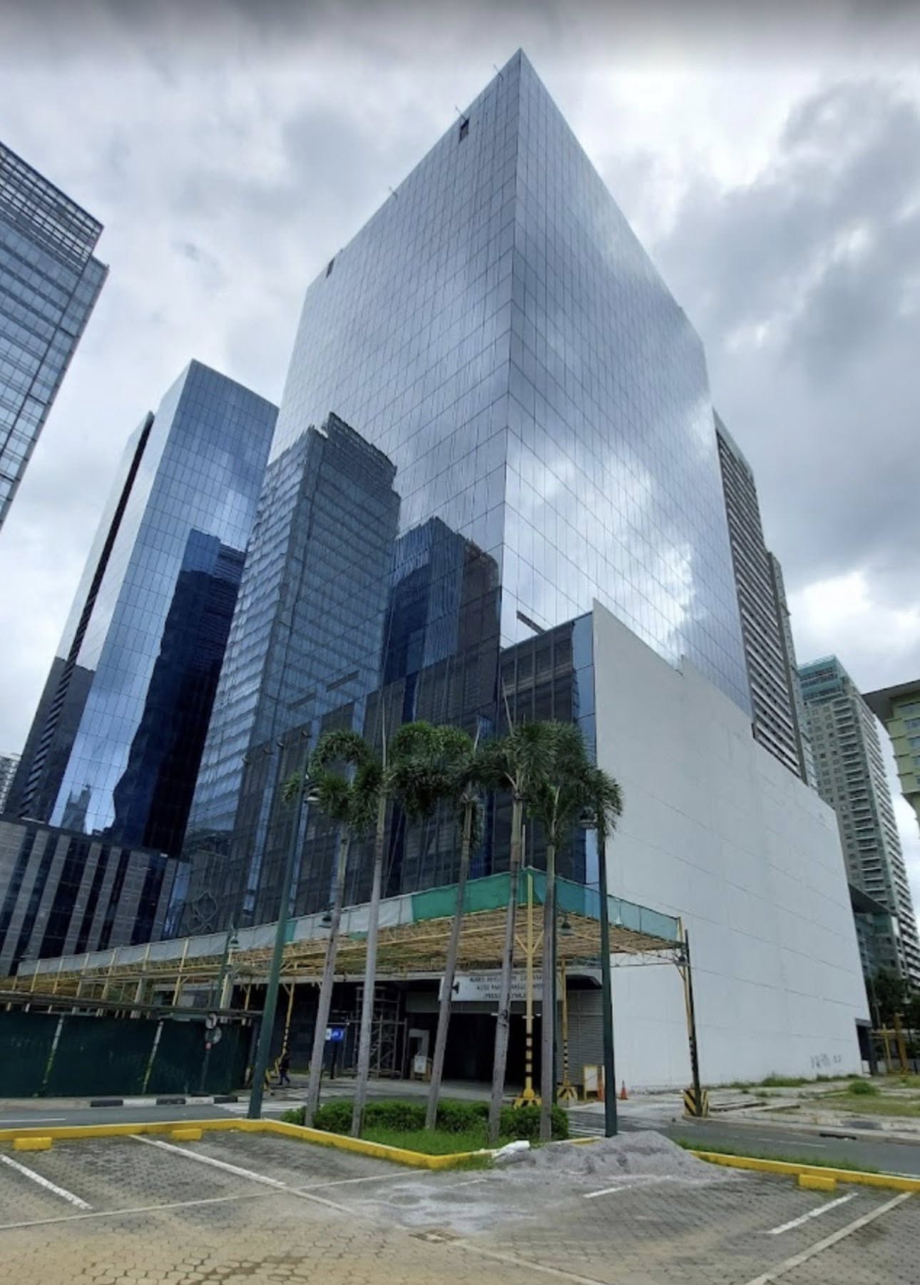 ModernOfficeUnitforSaleinAlveoParkTriangleTower,BGC,Taguig-1.jpg