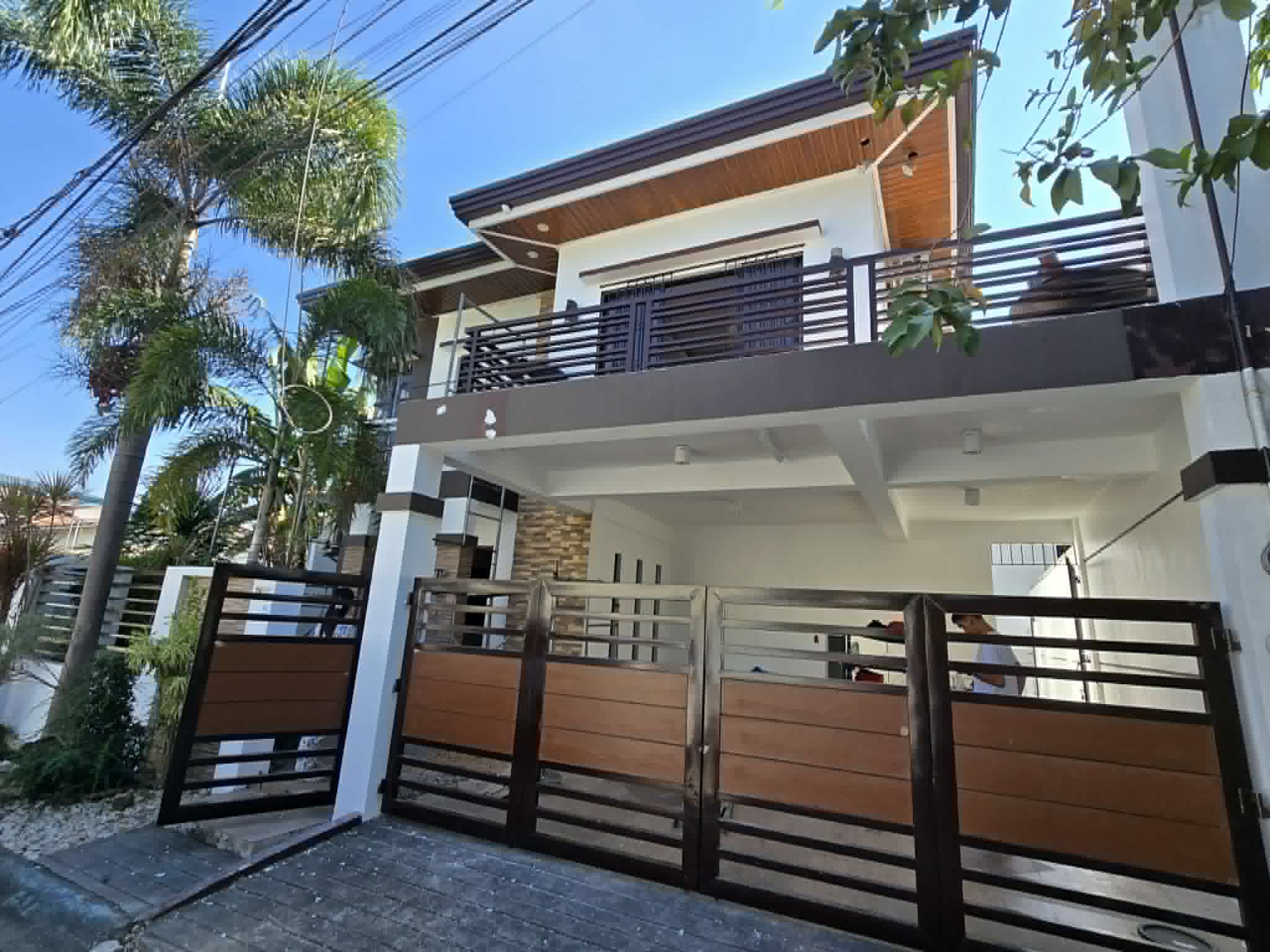 Sensational5-BedroomHouseandLotforSaleinBFResortVillage,LasPiñas-1.jpg